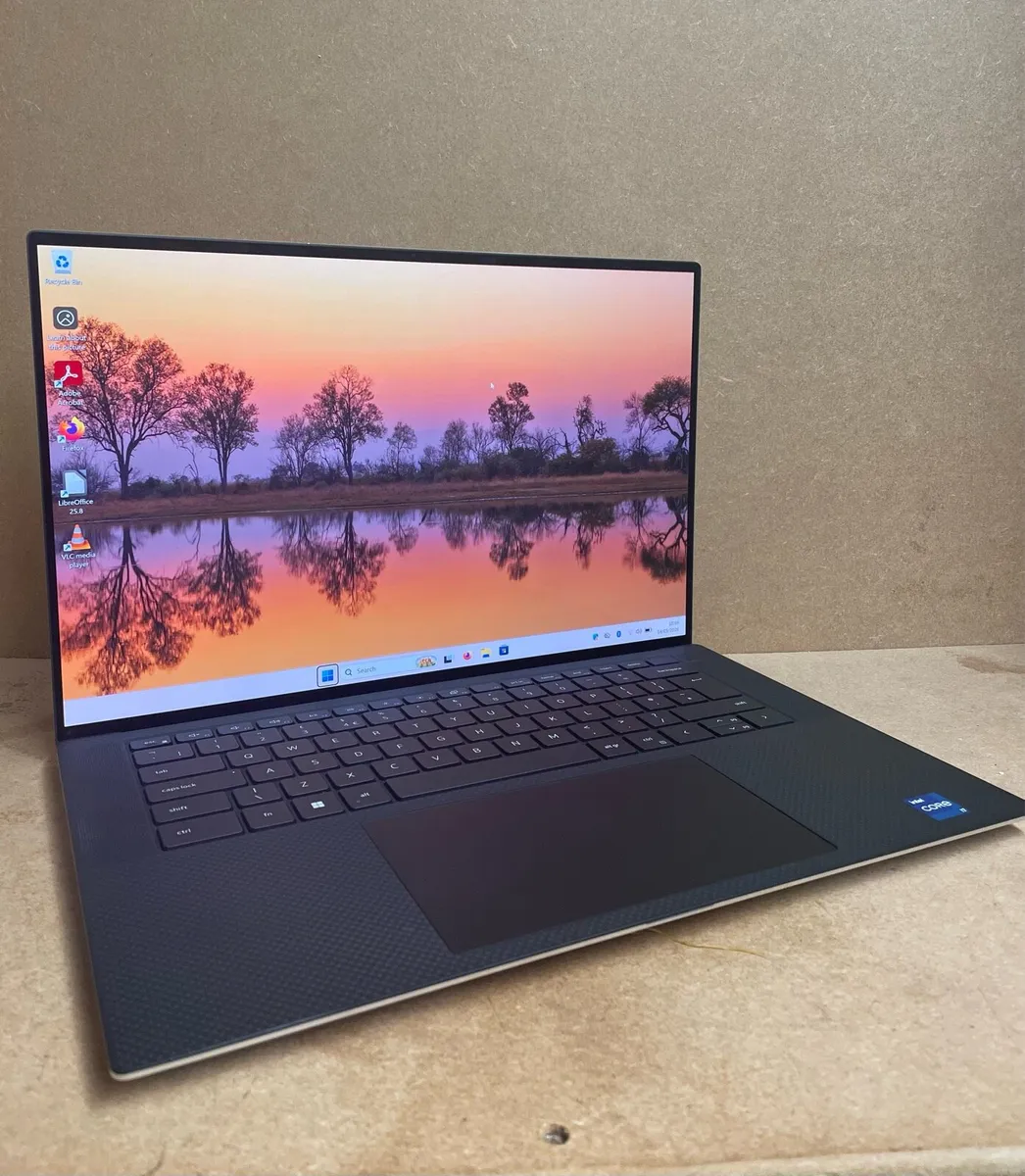 DELL XPS i7 32gb Ram 1TB SSD OLED/FHS Win11 Pro - Image 1