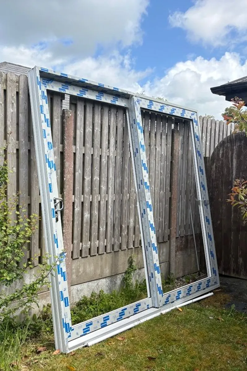 Sliding Door - Image 1