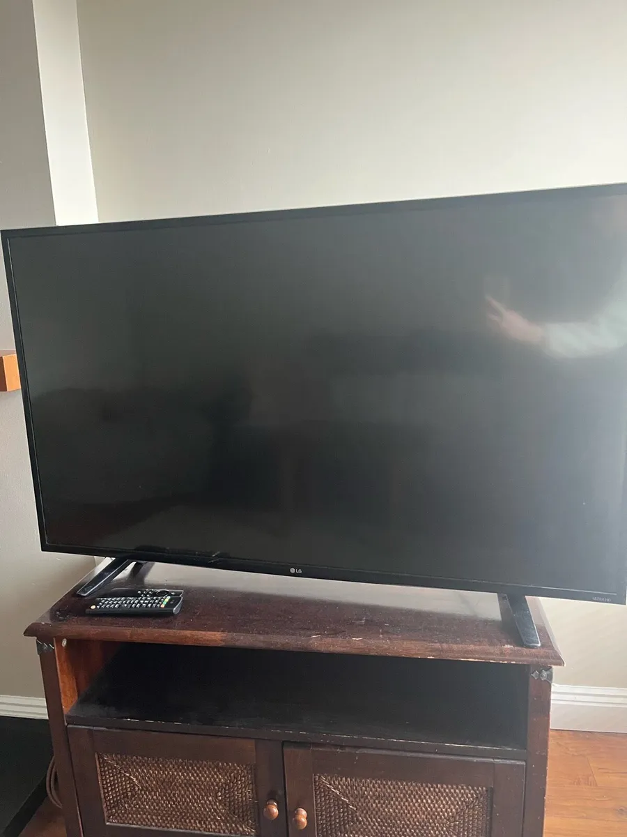 LG TV 50 inch smart tv - Image 1