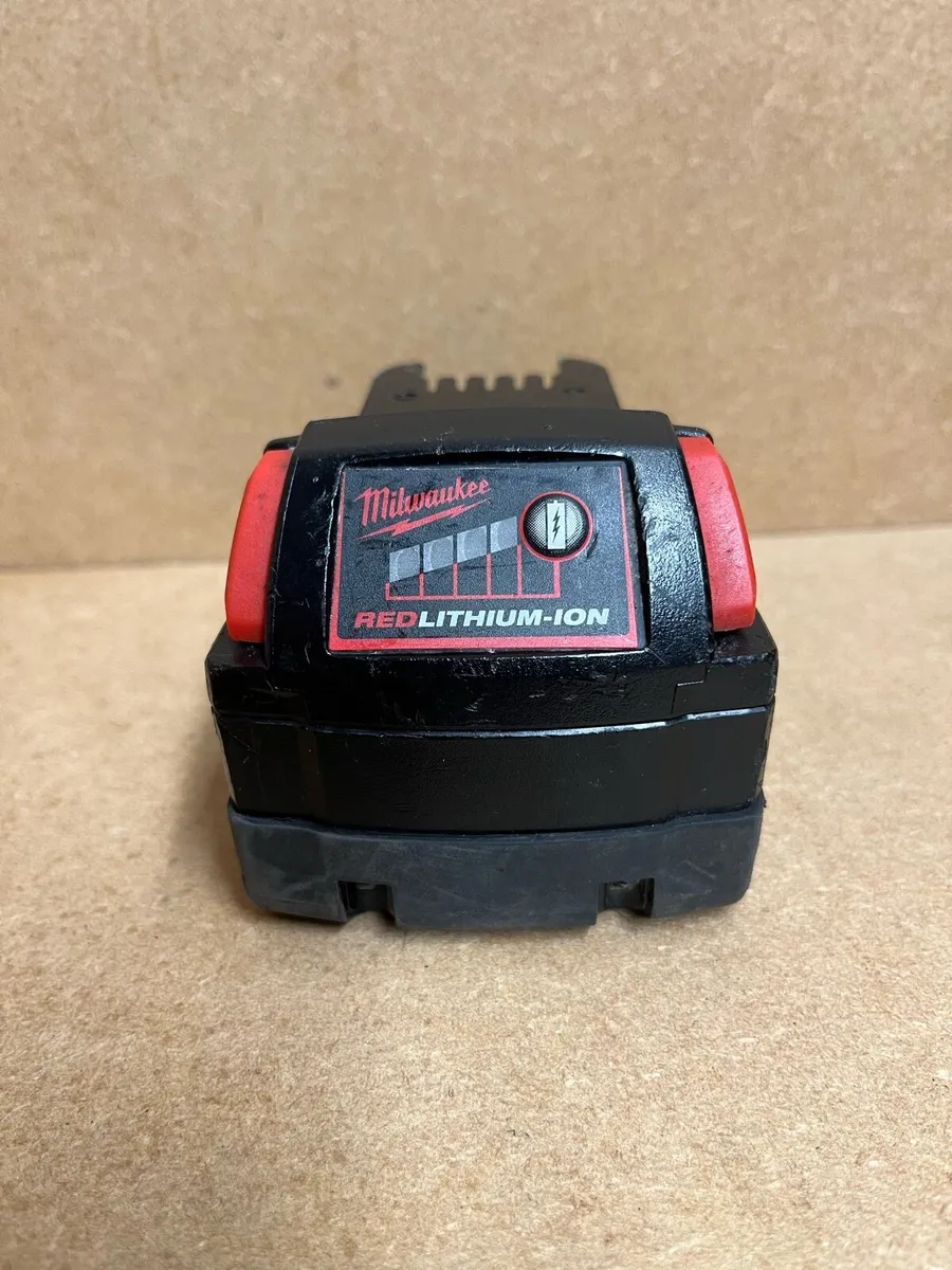 M18 4ah Milwaukee Battery - Image 1