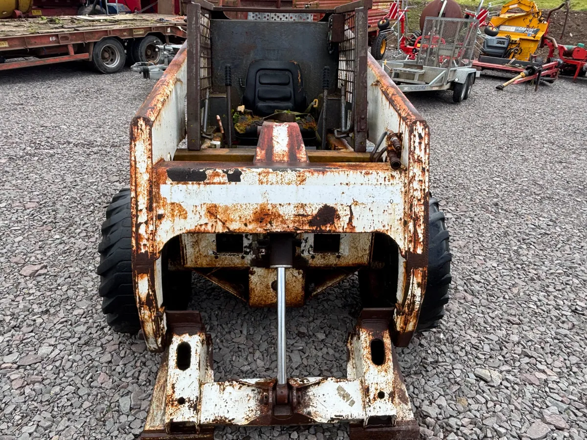 Bobcat 843 Skidsteer (no engine) - Image 3