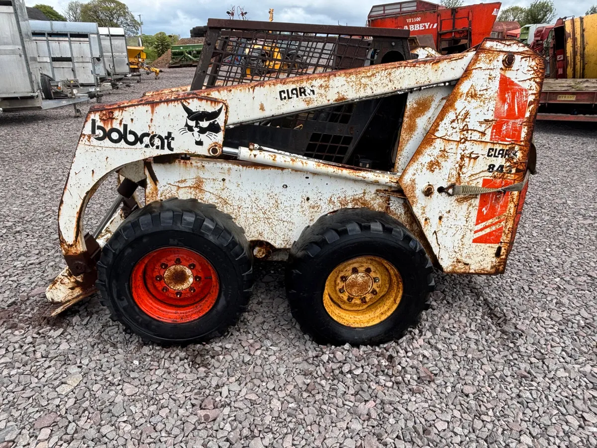 Bobcat 843 Skidsteer (no engine) - Image 2
