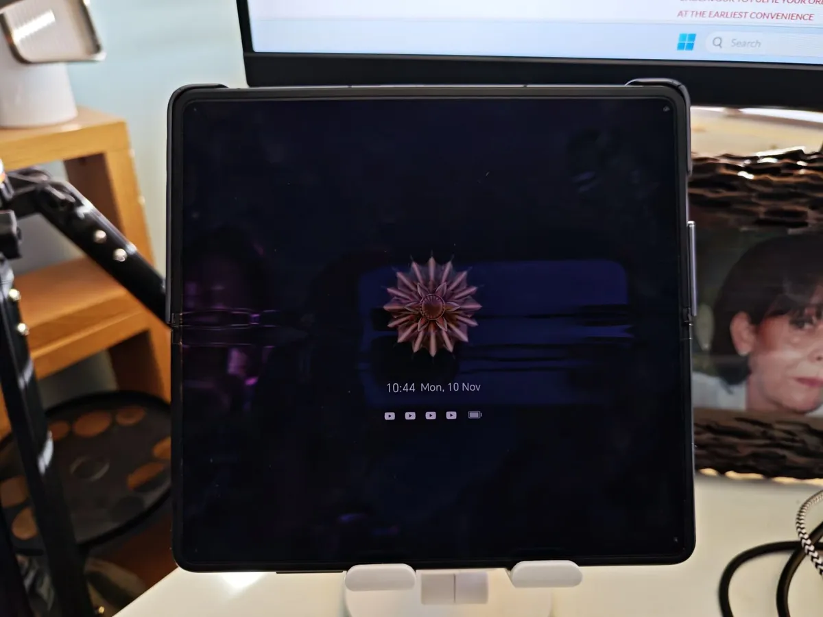 Honor Magic V2 512GB 16GB RAM - Image 3