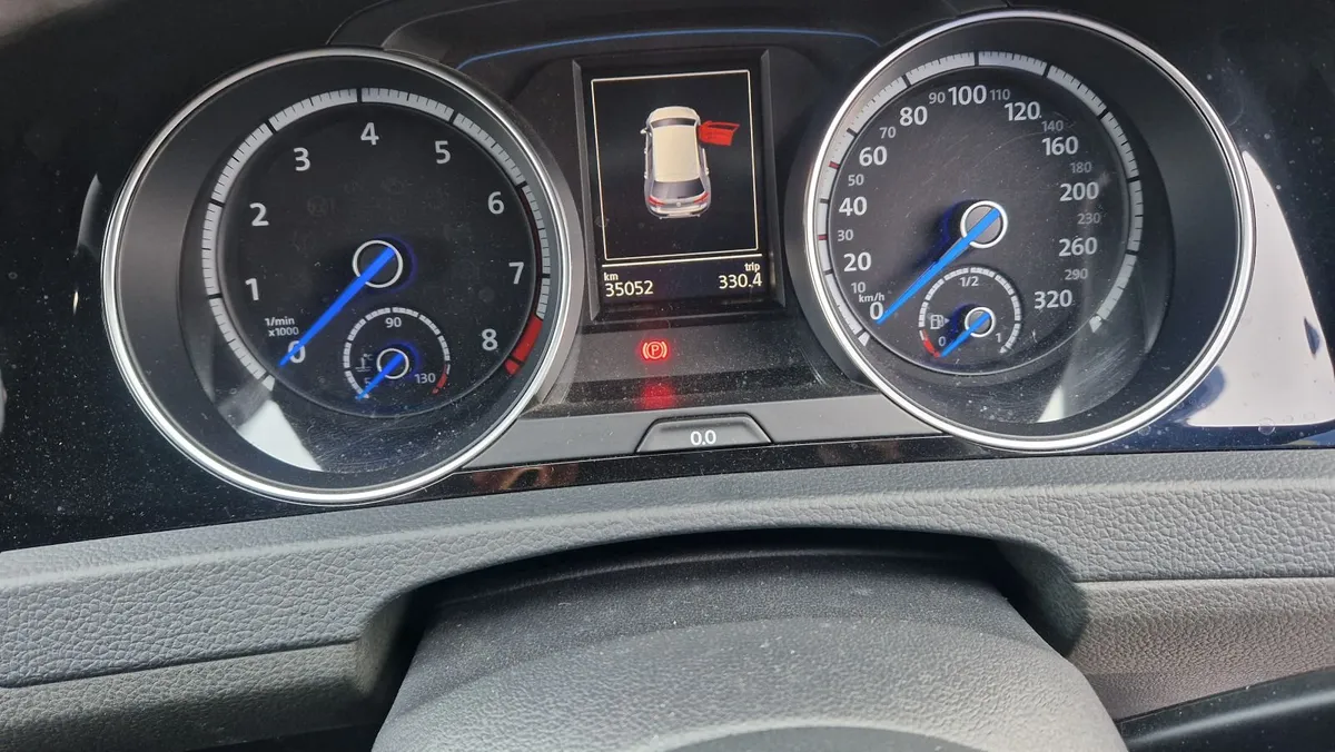 2014 GOLF R DSG ONLY 36K KM - Image 2