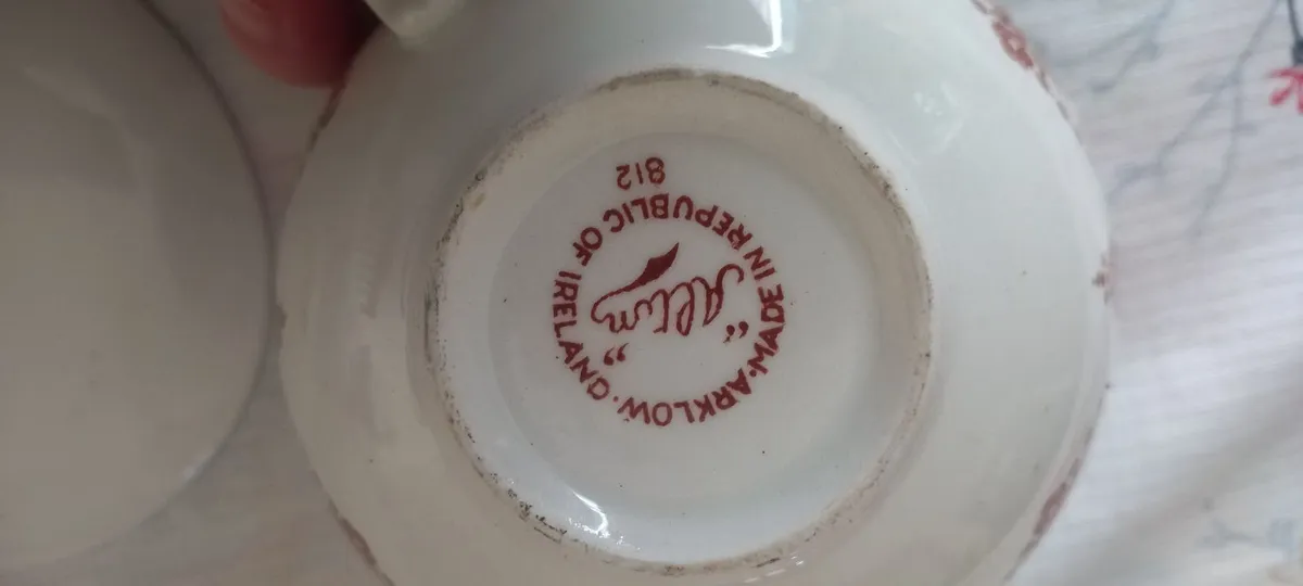 Arklow pottery teacup and saucer - Image 3
