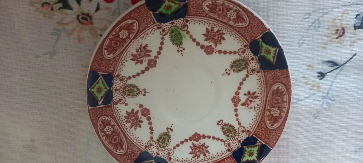 Arklow pottery teacup and saucer - Image 4