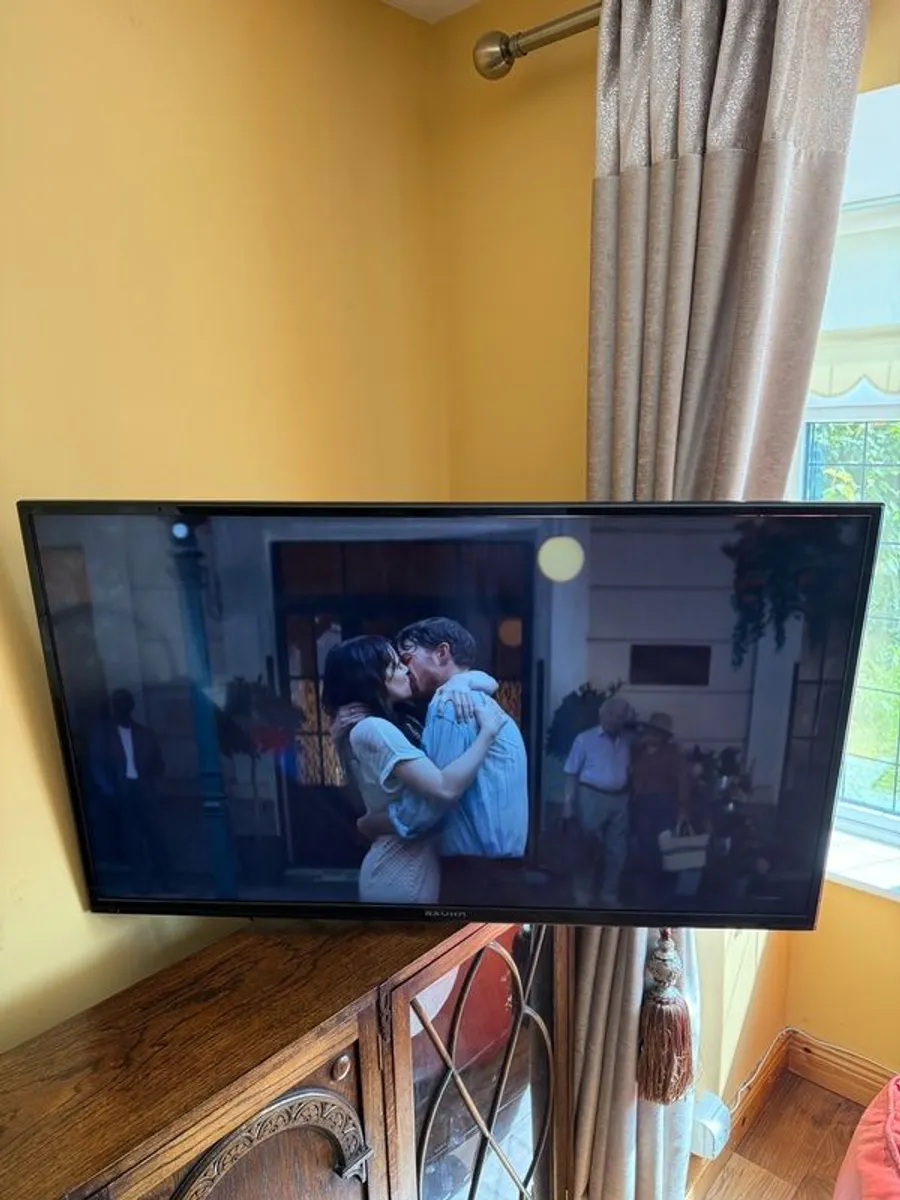 48 inch Bauhn TV - Image 2