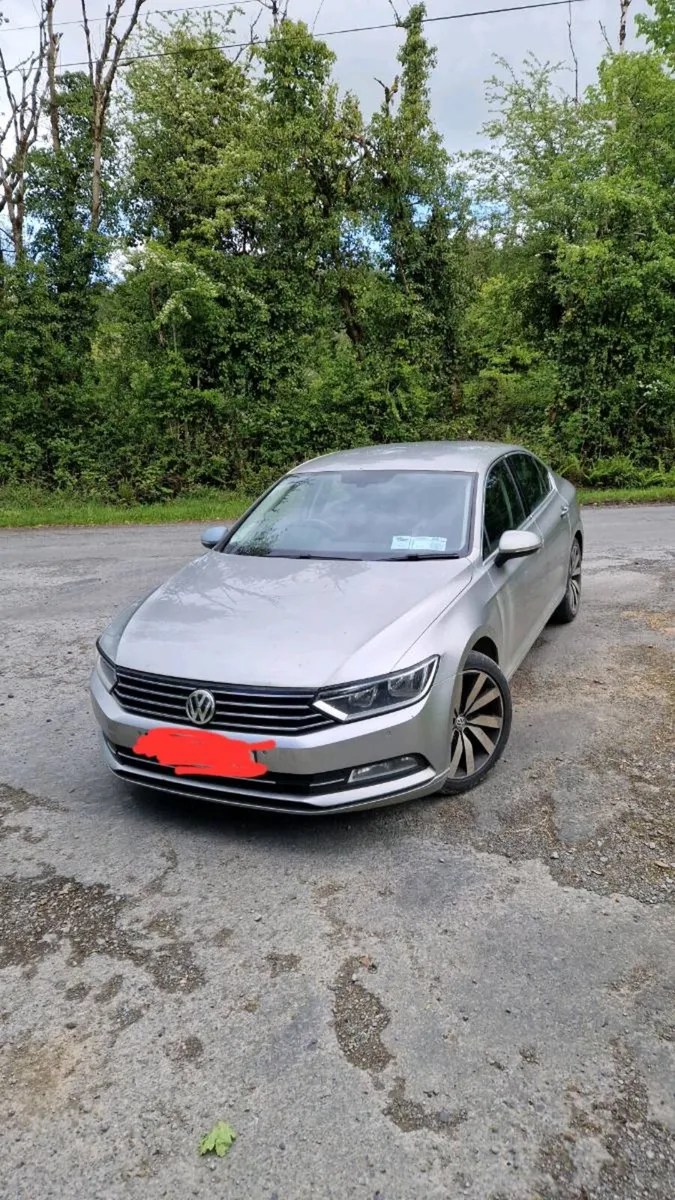 VW Passat 2.0L Bluemotion - Image 2