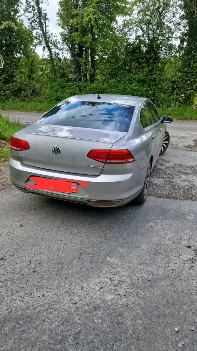 VW Passat 2.0L Bluemotion - Image 3