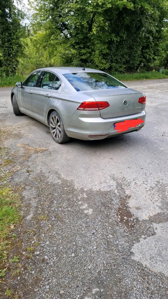 VW Passat 2.0L Bluemotion - Image 4