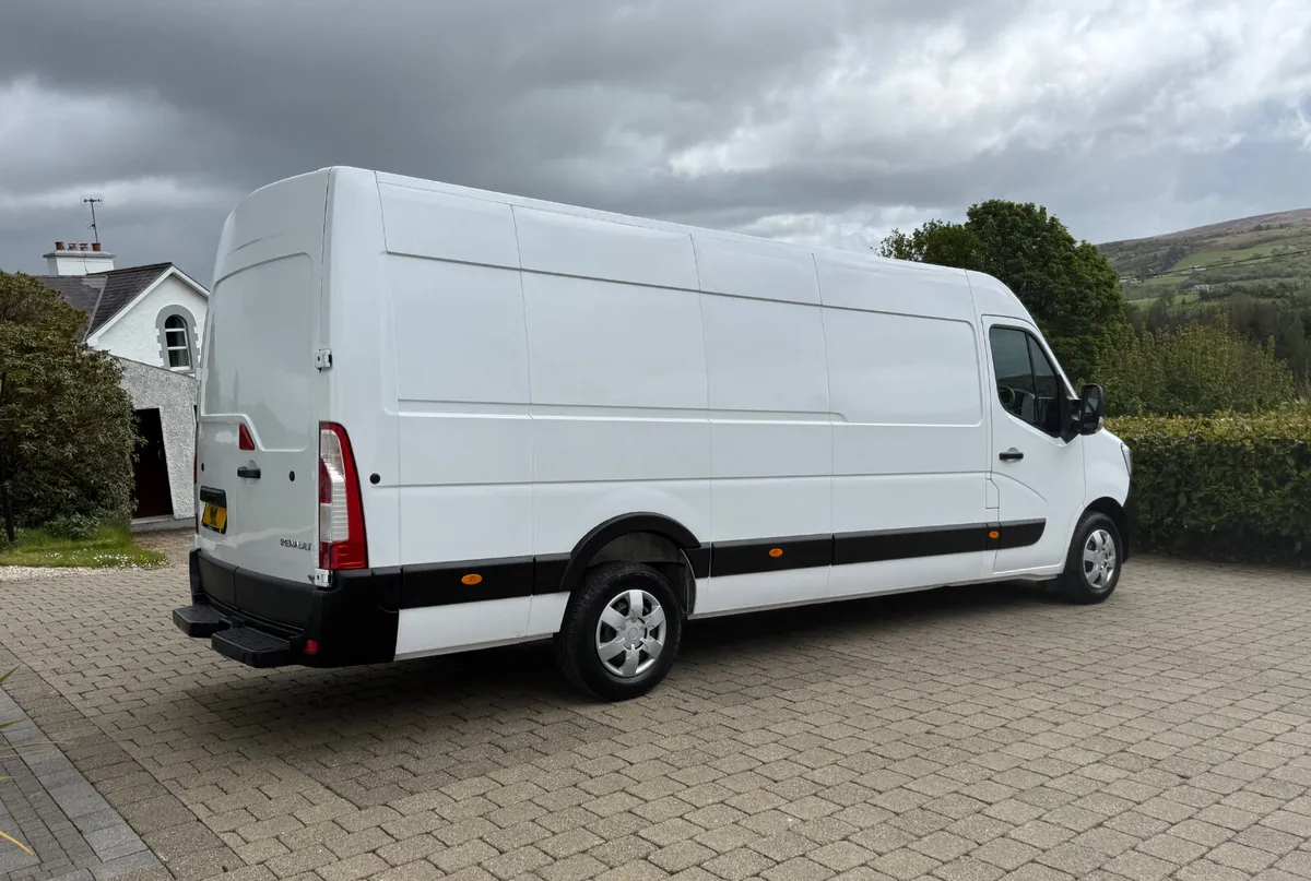 2023 Renault Master Rwd 145bhp XLWB L4 Jumbo - Image 4