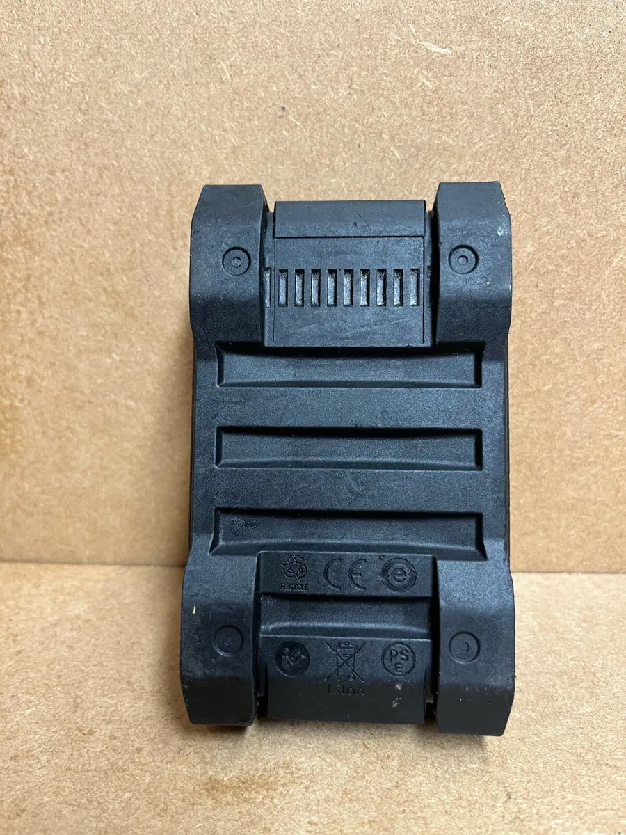 Hilti battery charger 22v - Image 3
