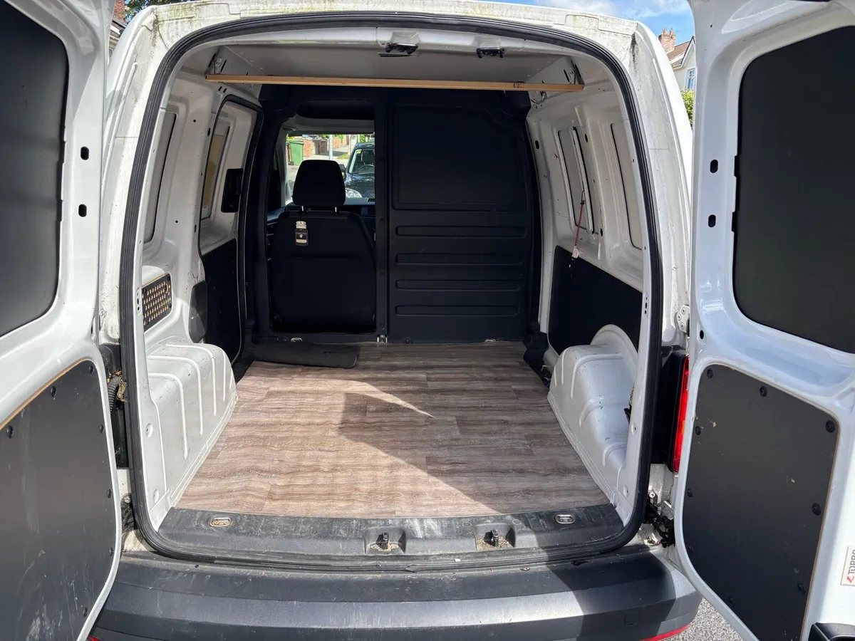 Volkswagen Caddy - Image 4