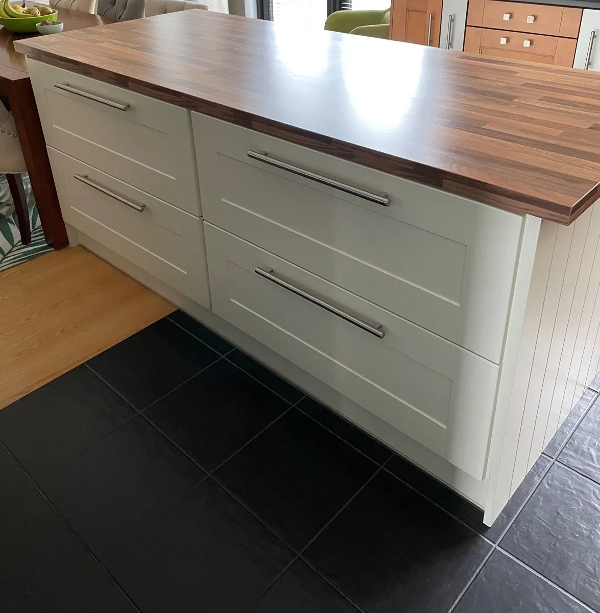 Kitchen island - Image 2