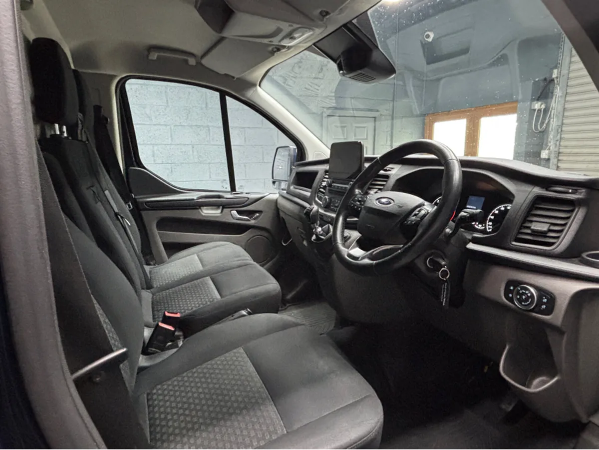 Ford Transit Custom 300L TREND 2.0 T TD 170 M6 3DR - Image 3