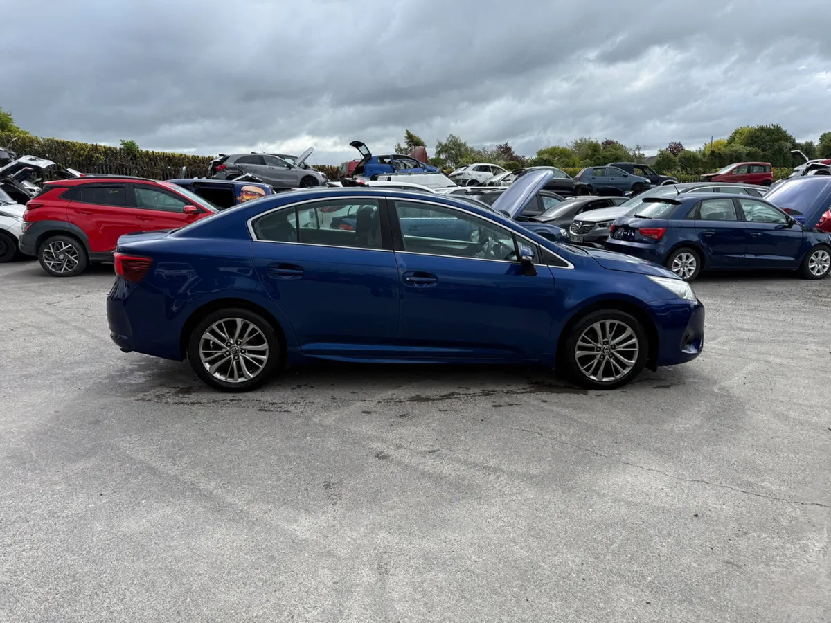 2015 Toyota Avensis 2.0 D4D - Image 3