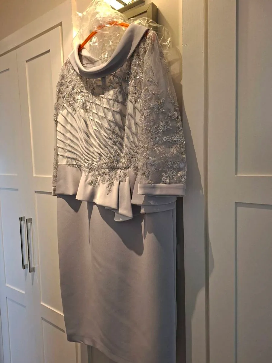 Wedding  outfit - Image 2