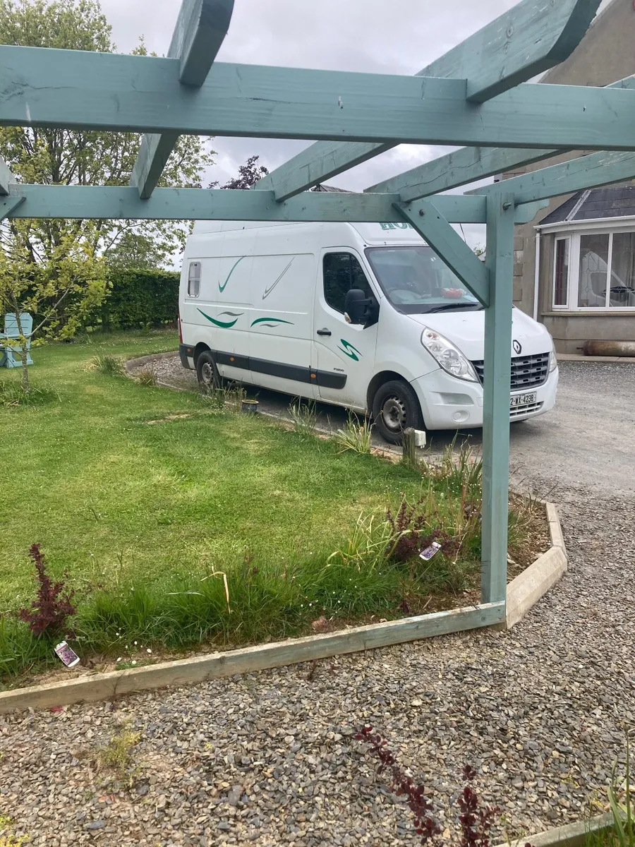 Renault Master Horse lorry - Image 4