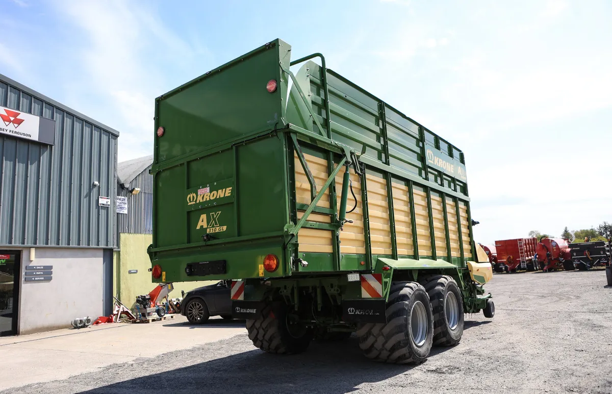 Krone AX310 GL Silage Wagon - Image 4