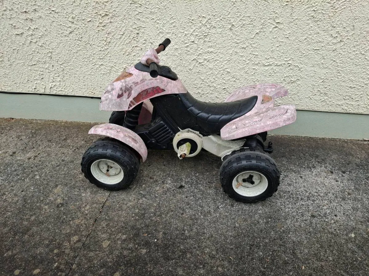Bike child seat and rolls toys - Image 4