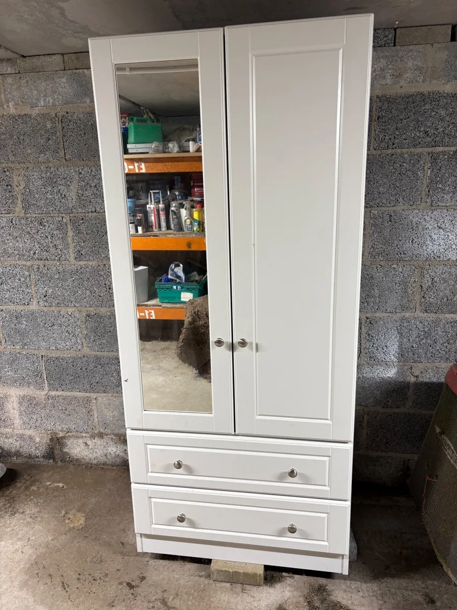 Bedroom furniture - Image 4