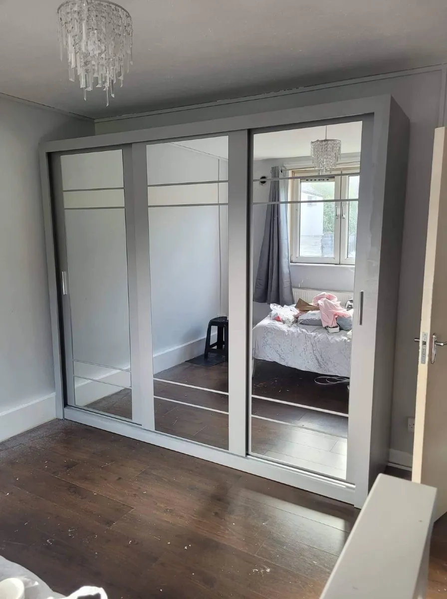WARDROBES - Image 2