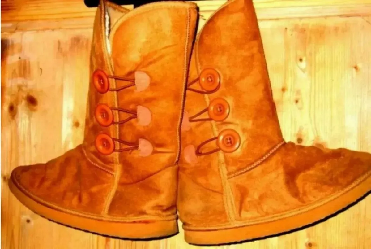 BNWT Ladies Boots-Size 6.5 - Image 4