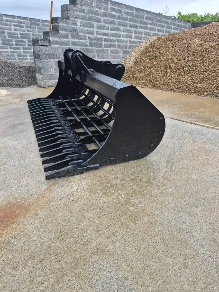 Rake Bucket Hire - Image 2