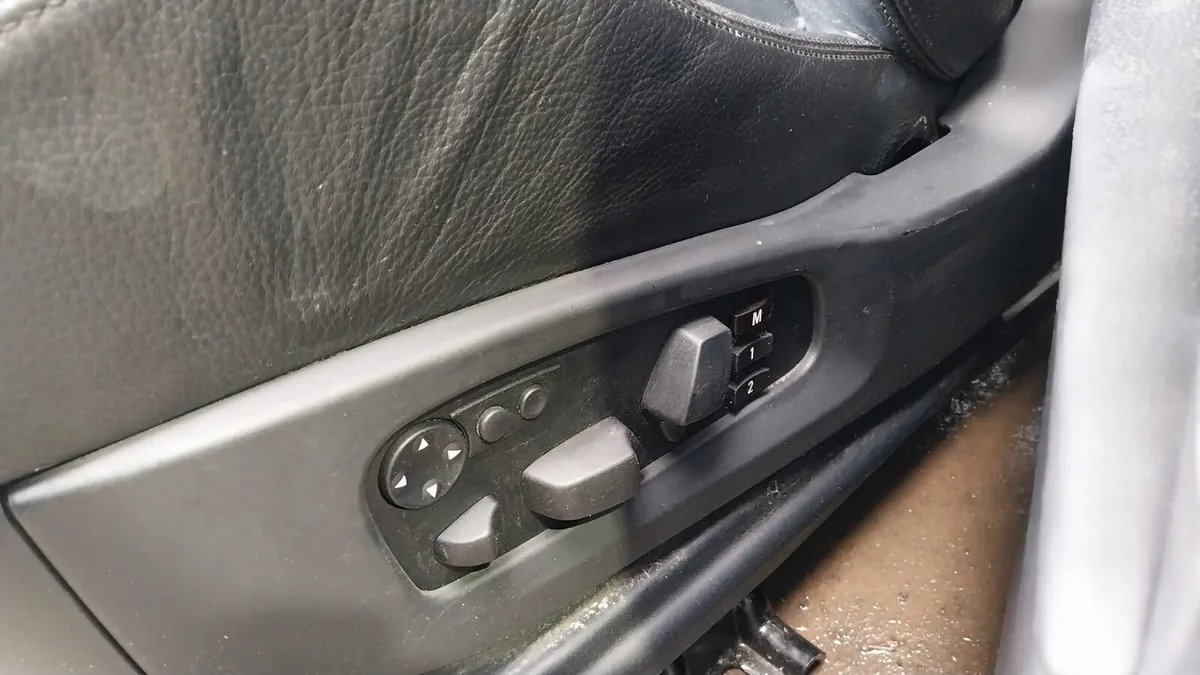 2005 BMW M5 Leather Interior - Image 4