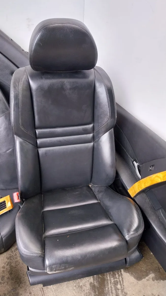 2005 BMW M5 Leather Interior - Image 2
