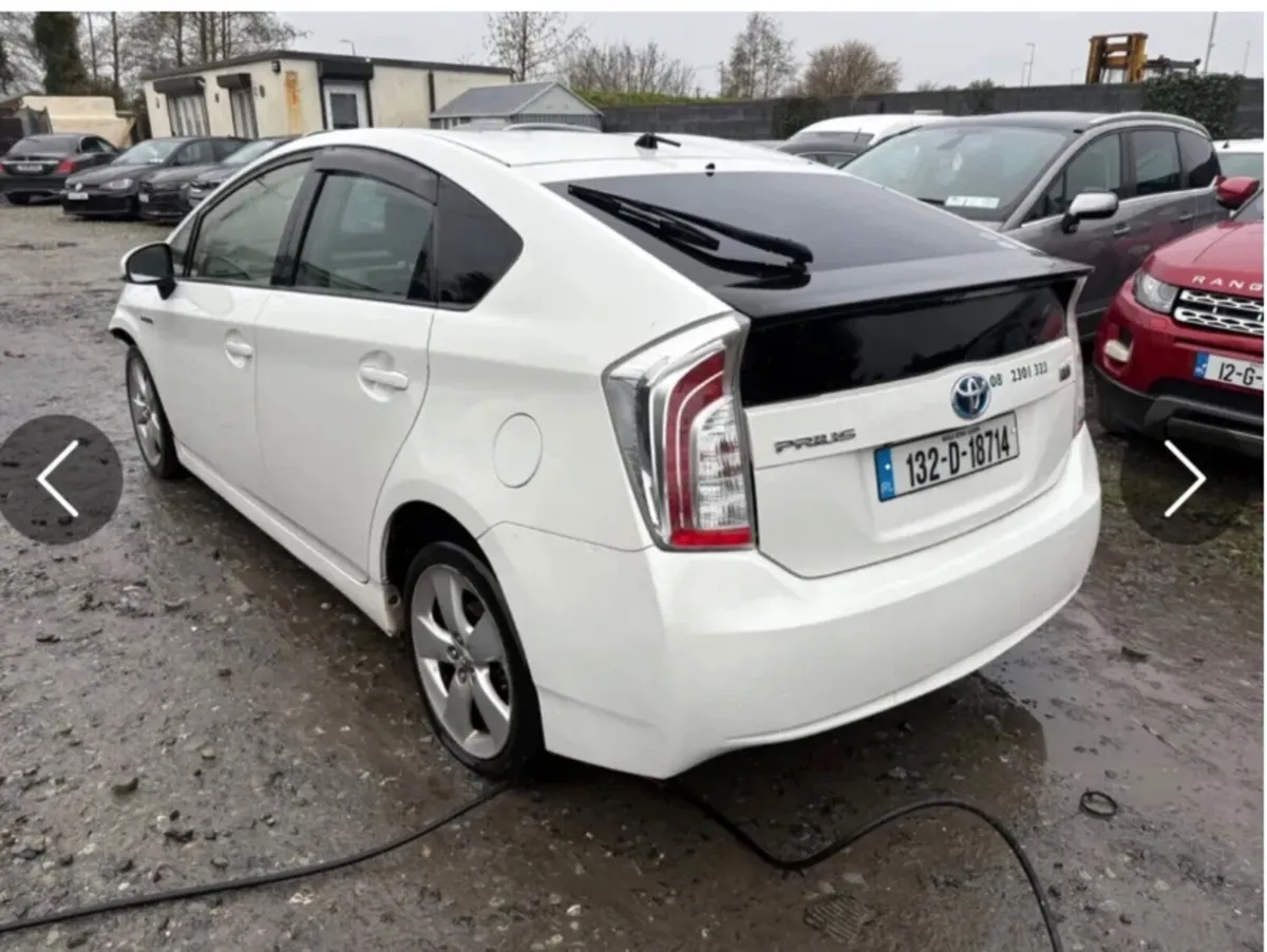 2013 Toyota Prius 1.8 Hybrid high spec - Image 4
