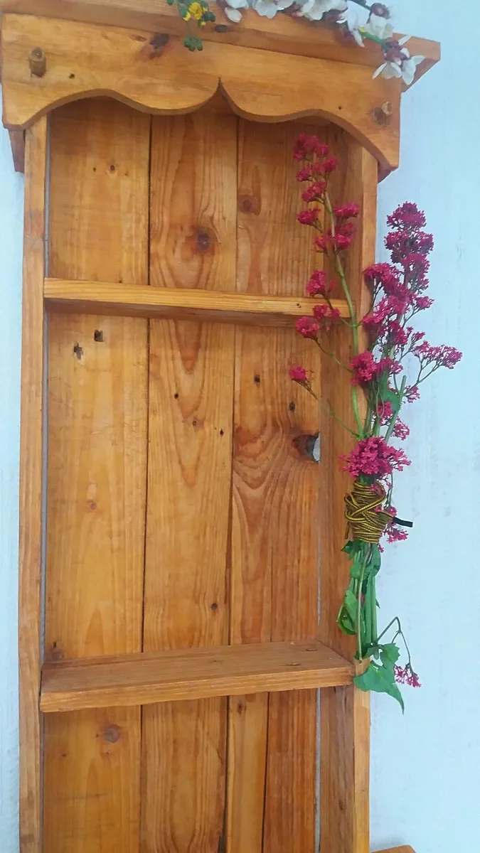 NEW Country Style Floating Shelved Storage Display - Image 3