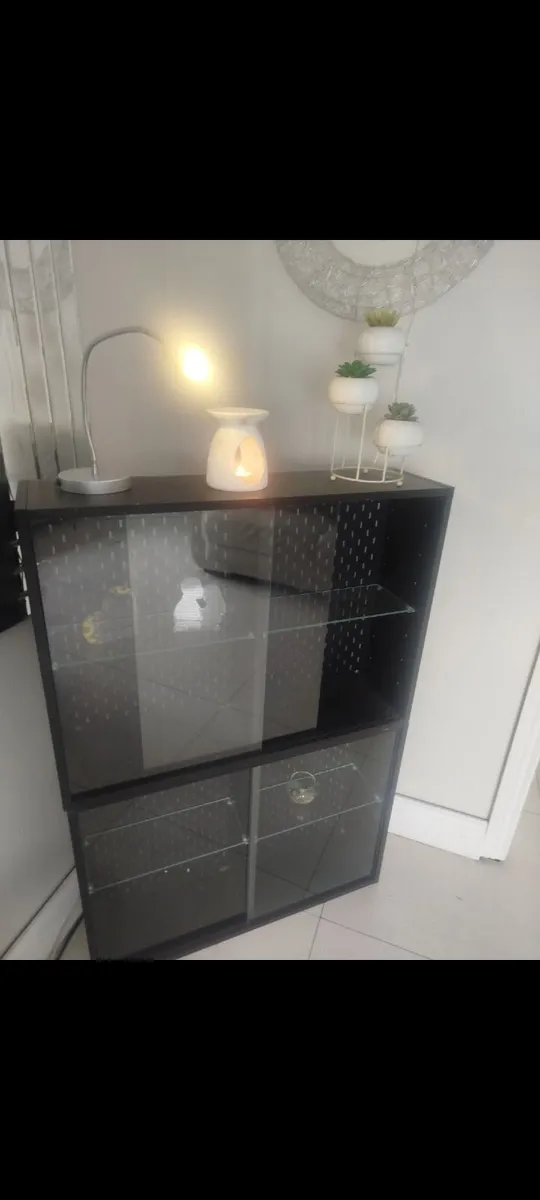 2 cube units with sliding glass door