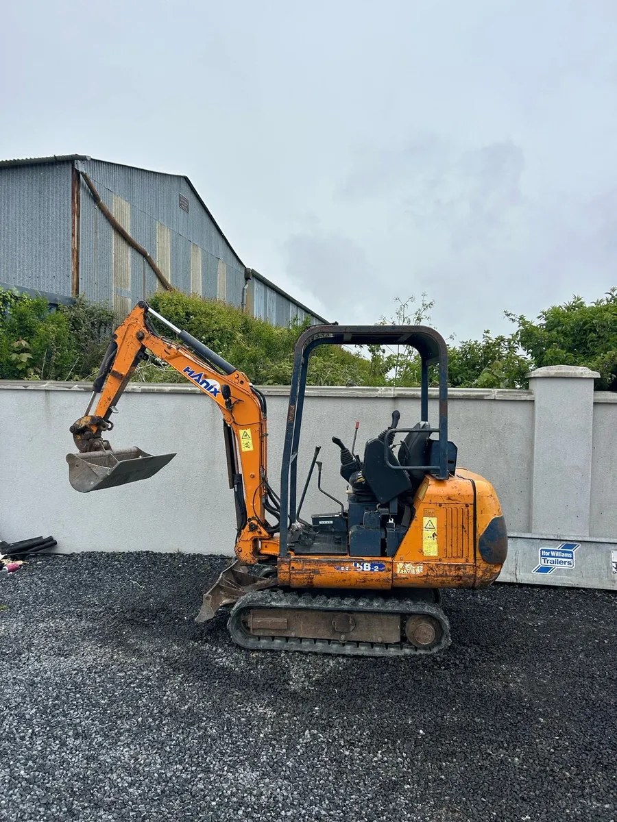 Hanix mini digger - Image 1
