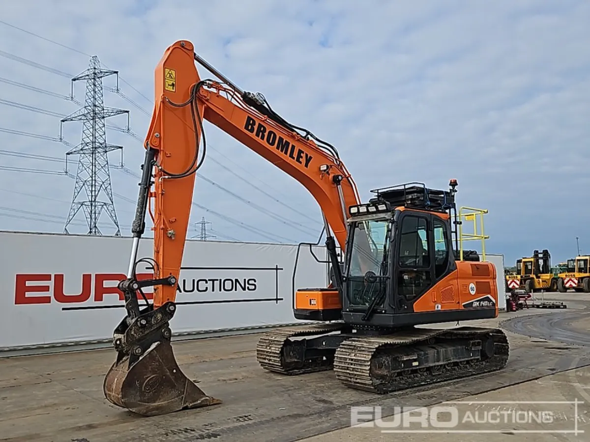 2022 Doosan DX140LC-7 - Image 2
