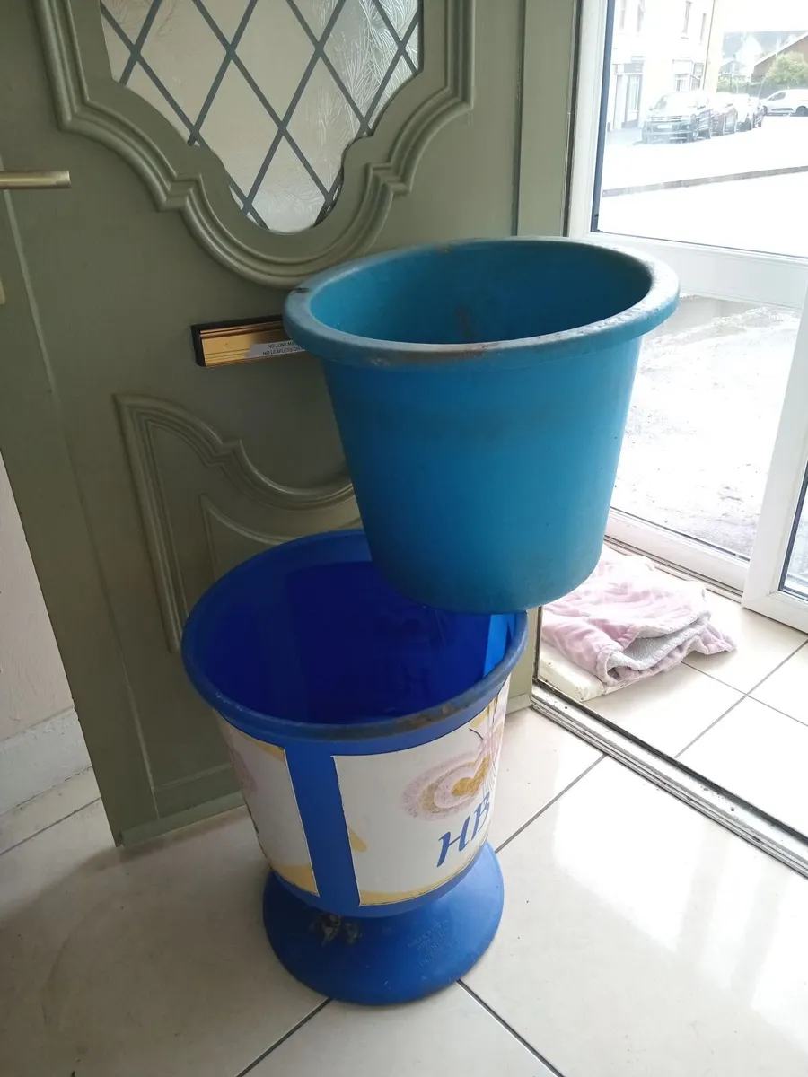 HB ICECREAM BIN - Image 1