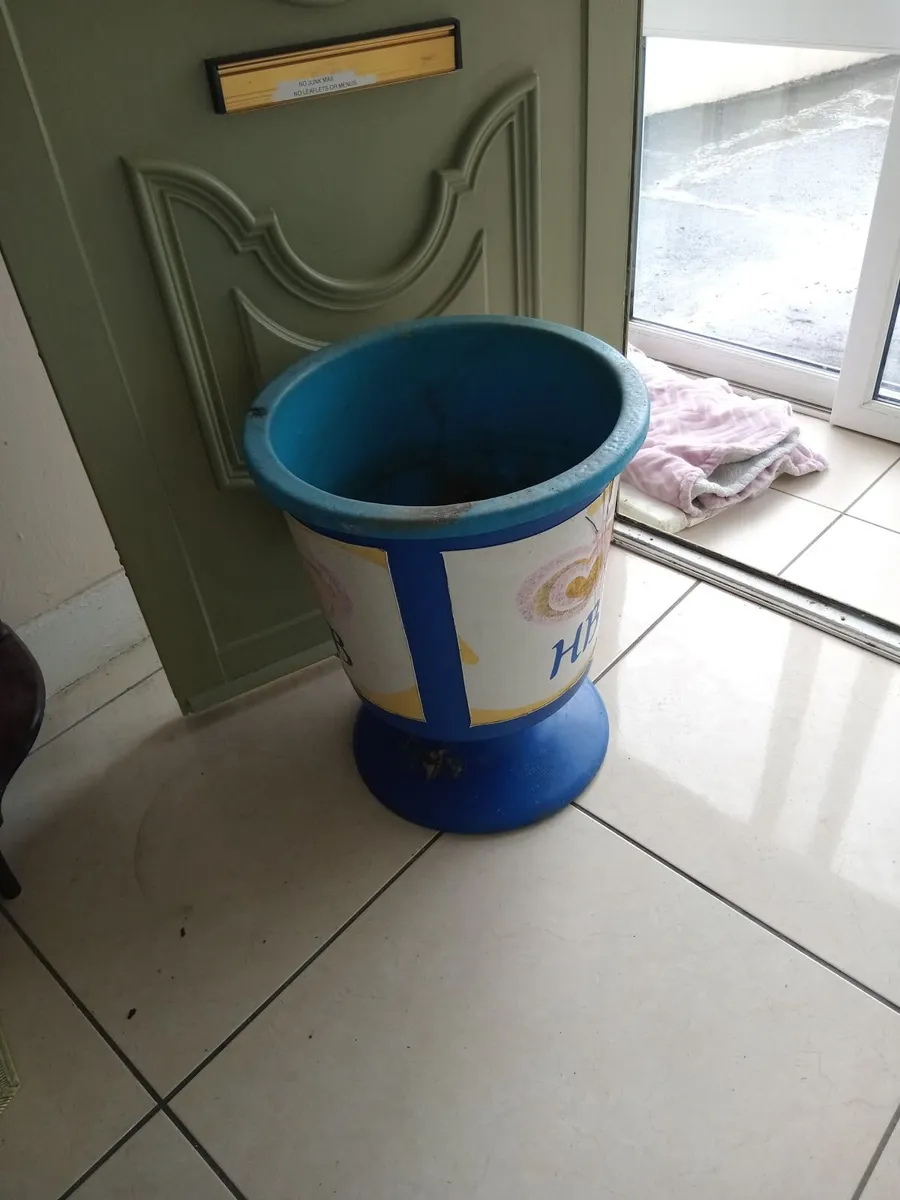 HB ICECREAM BIN - Image 4