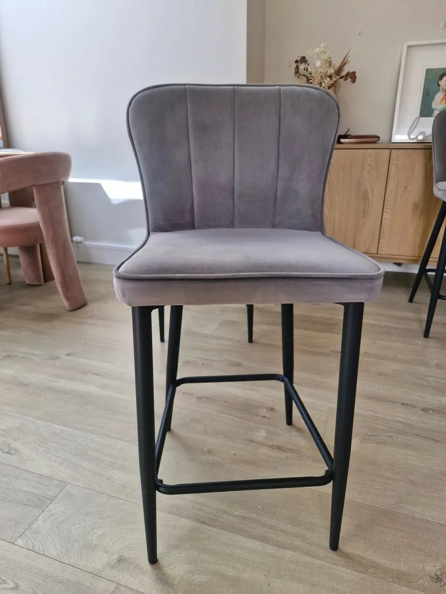 4 kitchen counter stools - Image 3
