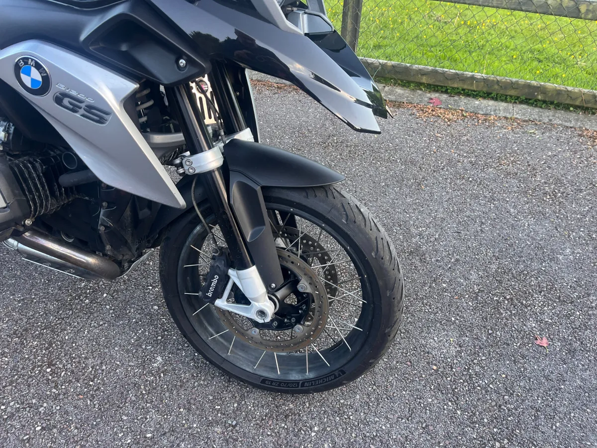 2016 BMW R 1200 GS Triple Black - Image 2