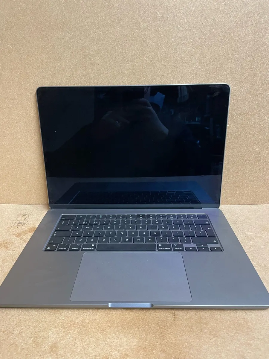 MacBook Air M2 A2941 - Image 2