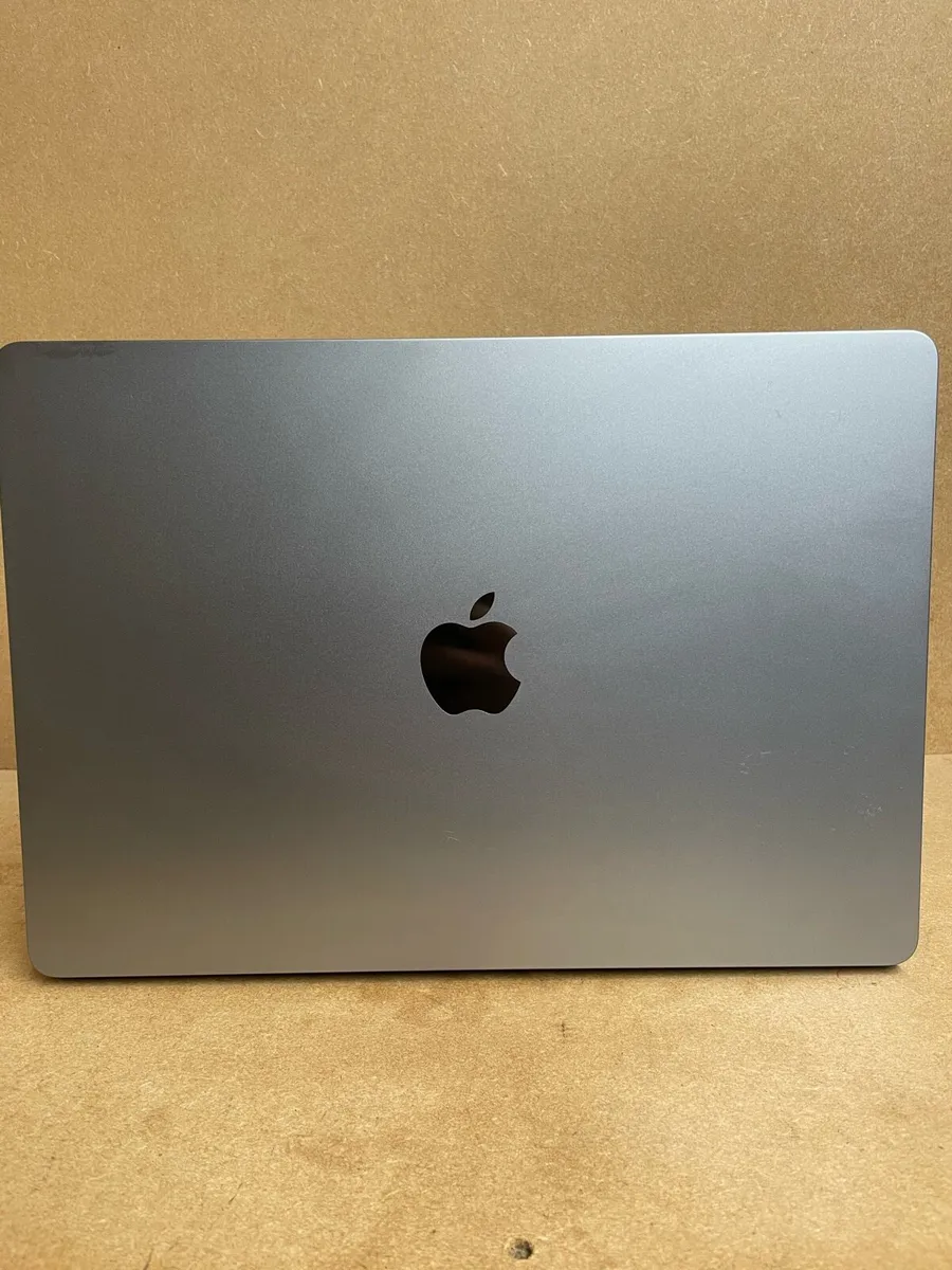 MacBook Air M2 A2941 - Image 4
