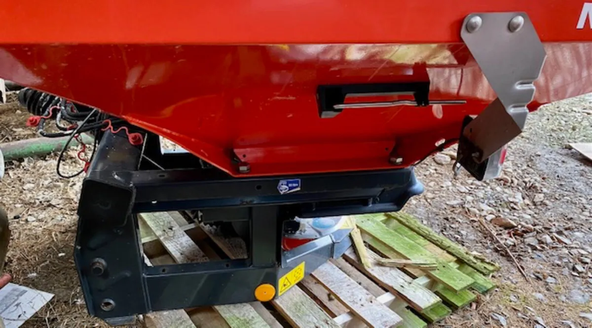 RAUCH MDS 20.2 D Fertiliser Spreader - Image 4