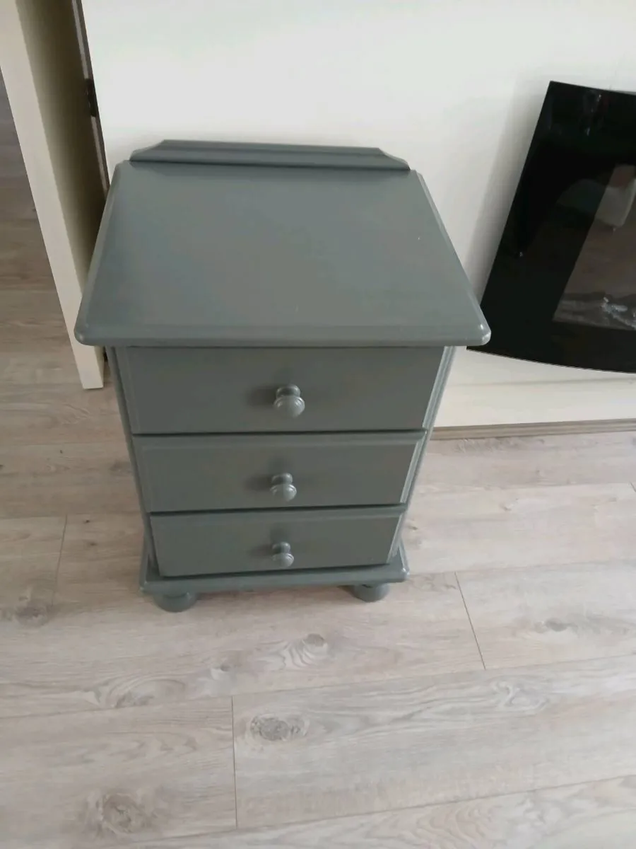 BED SIDE CABINETS  X 2 - Image 2