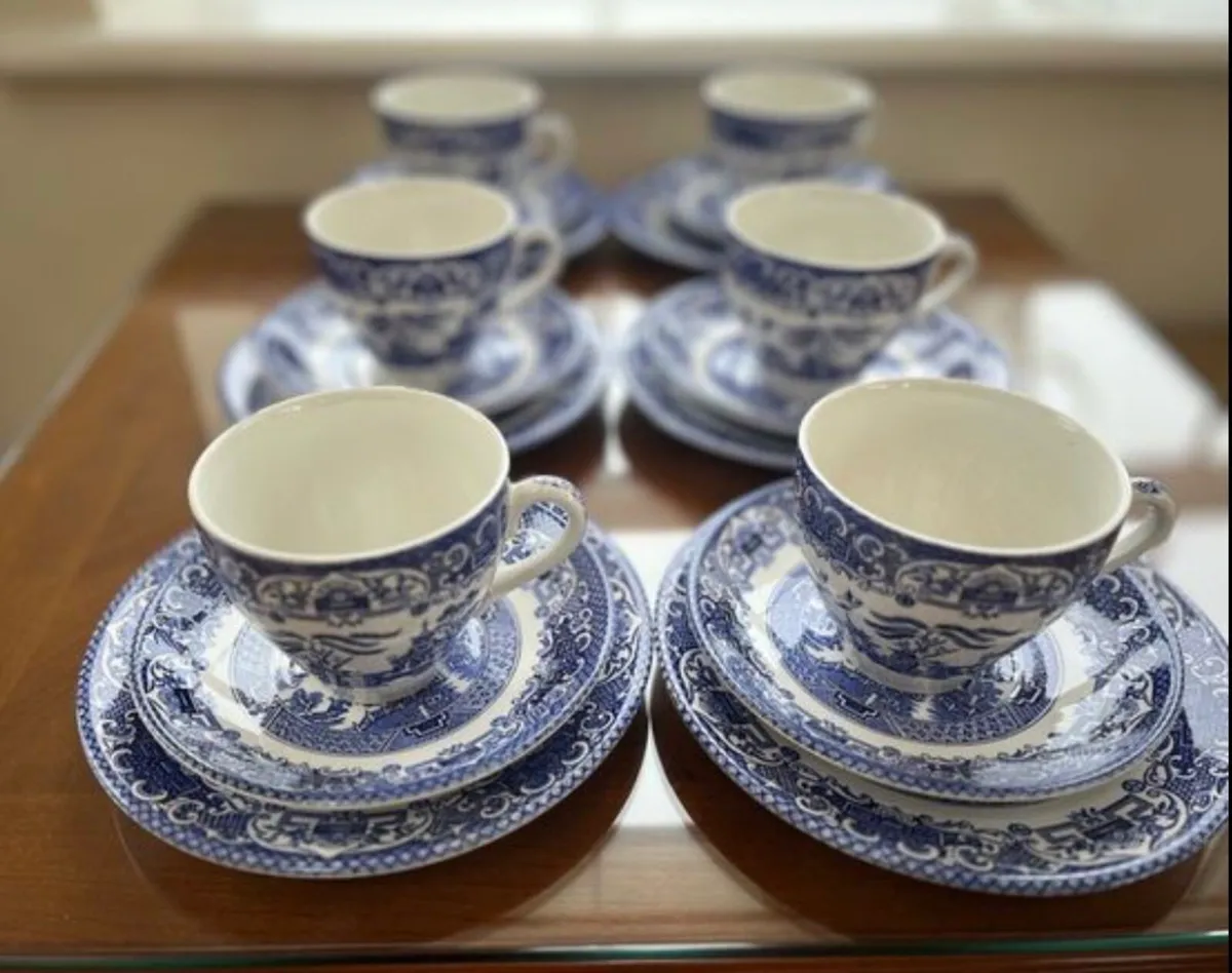 Vintage blue willow - Image 3
