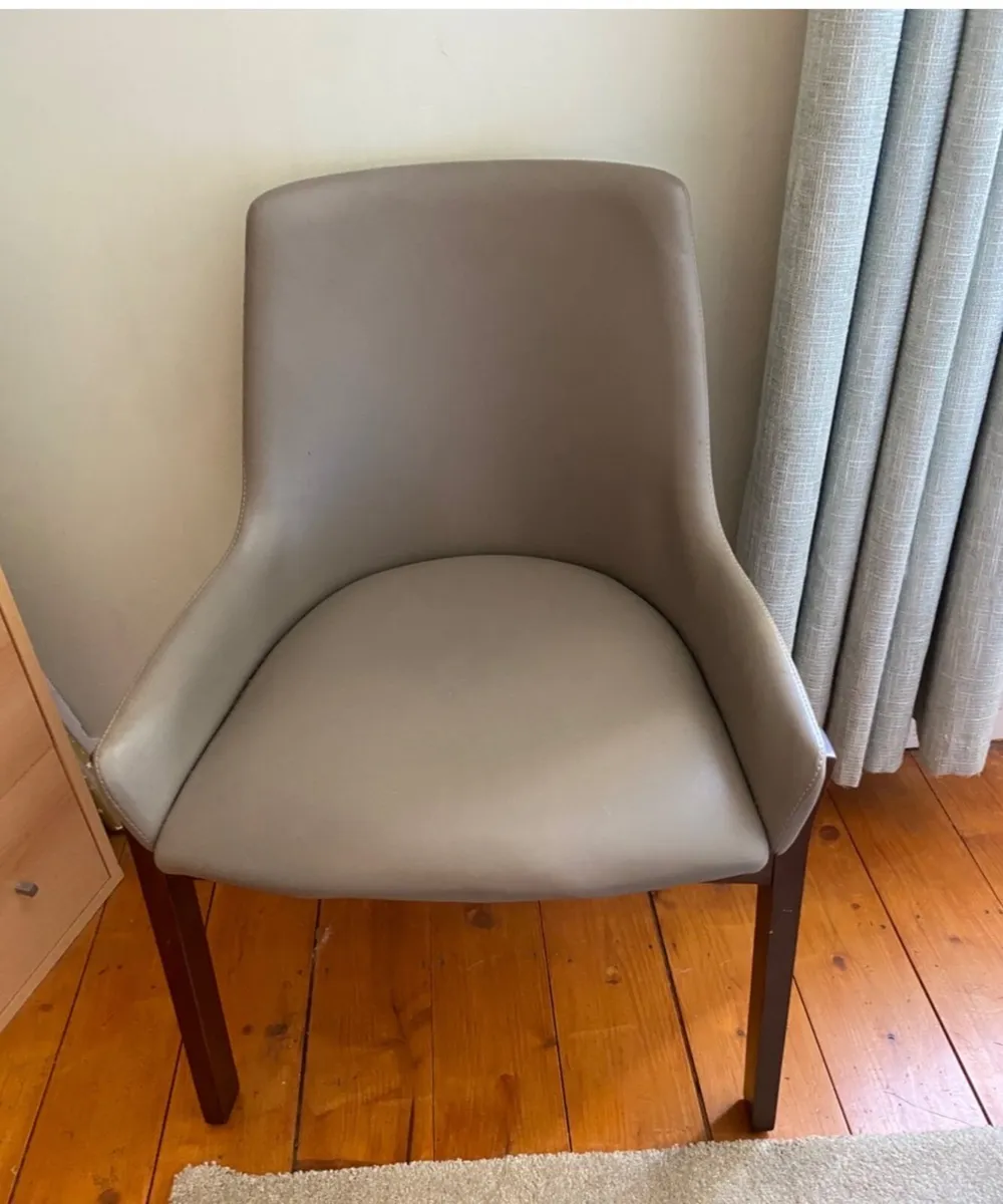 4 Dining Chairs