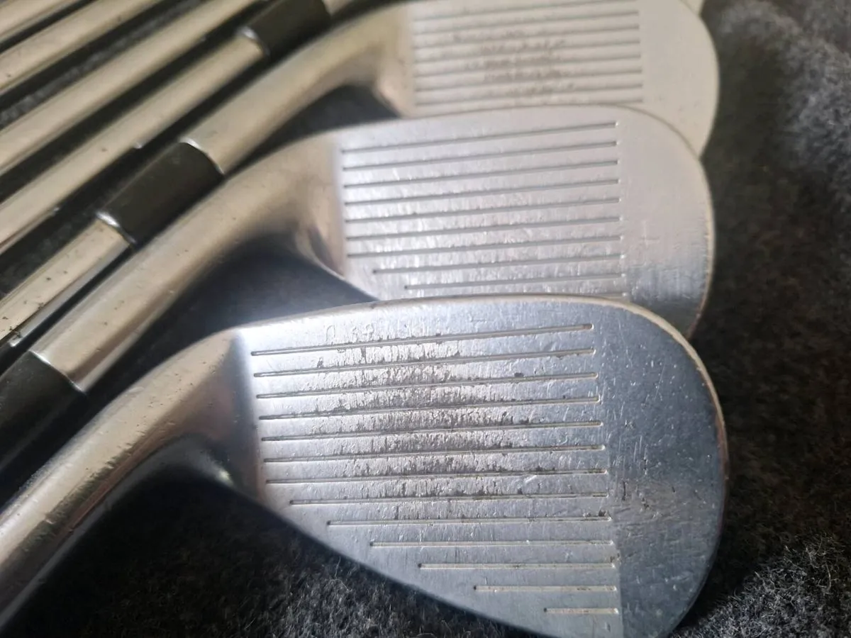 Titliest 714 ap2's 4i - pw/ 7 irons total - Image 3