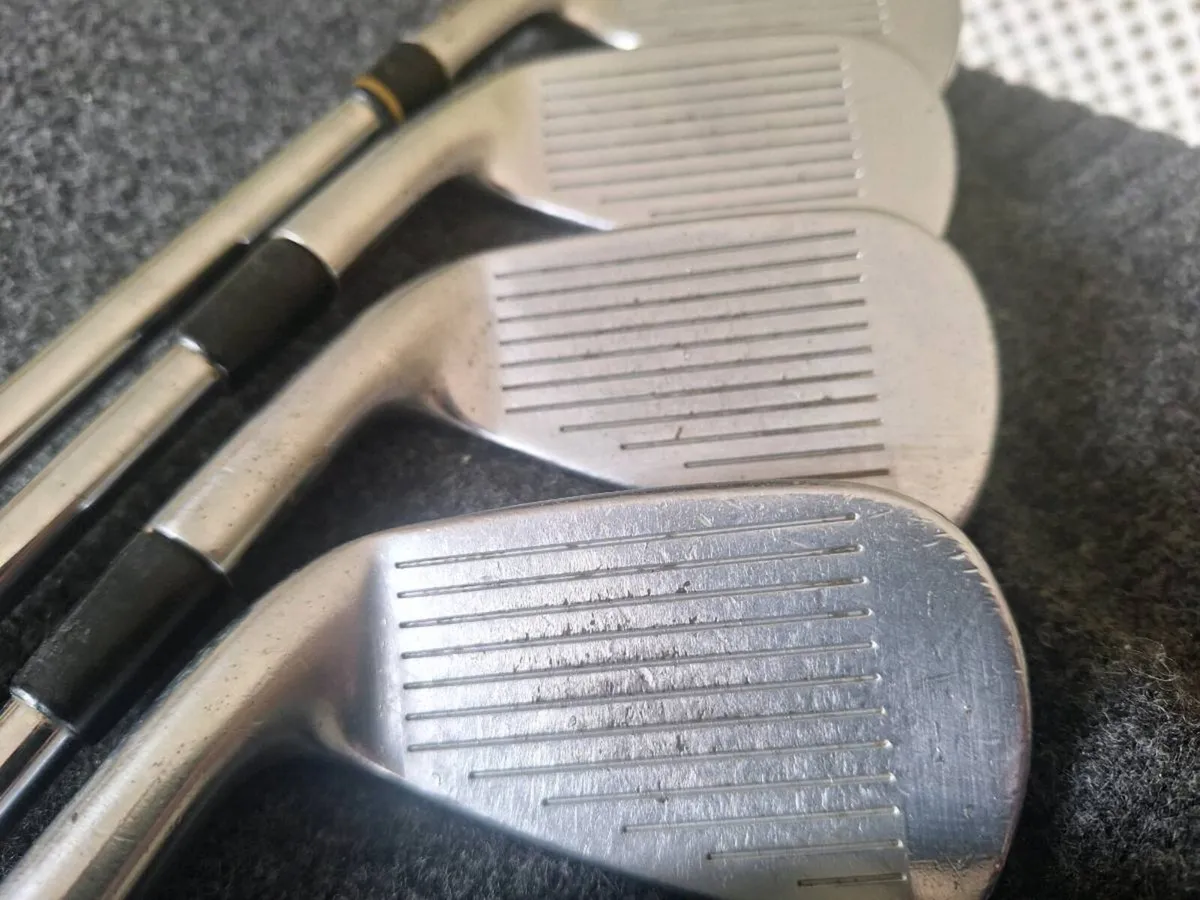 Titliest 714 ap2's 4i - pw/ 7 irons total - Image 4