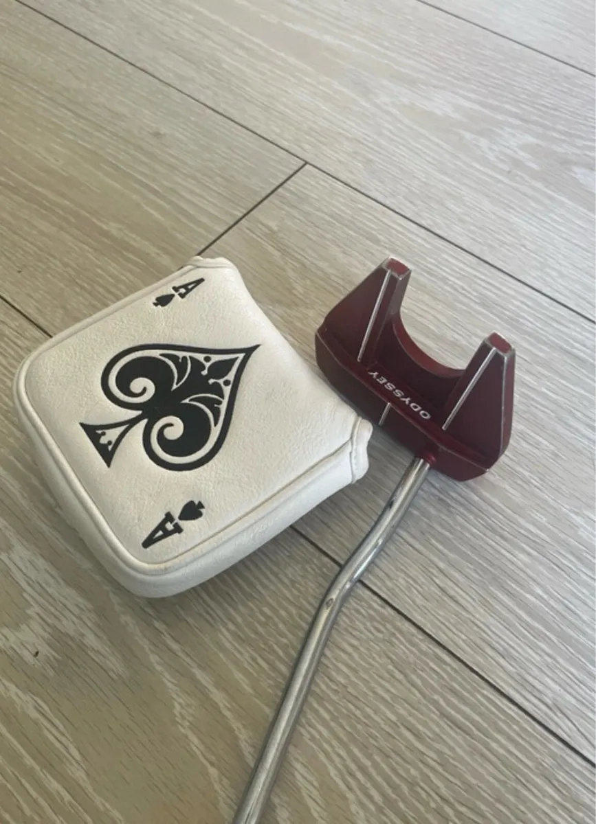 Odessey red tank 7 putter - Image 1