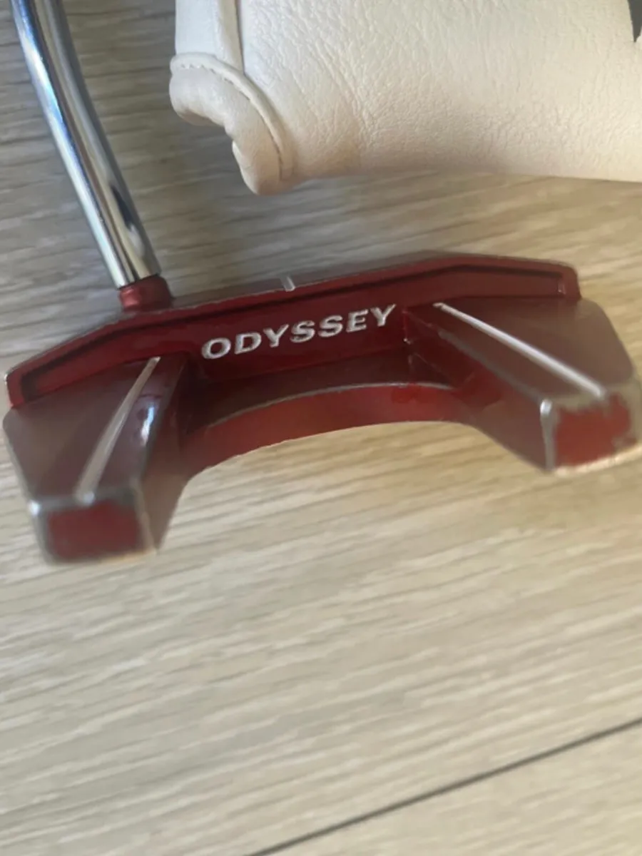 Odessey red tank 7 putter - Image 3