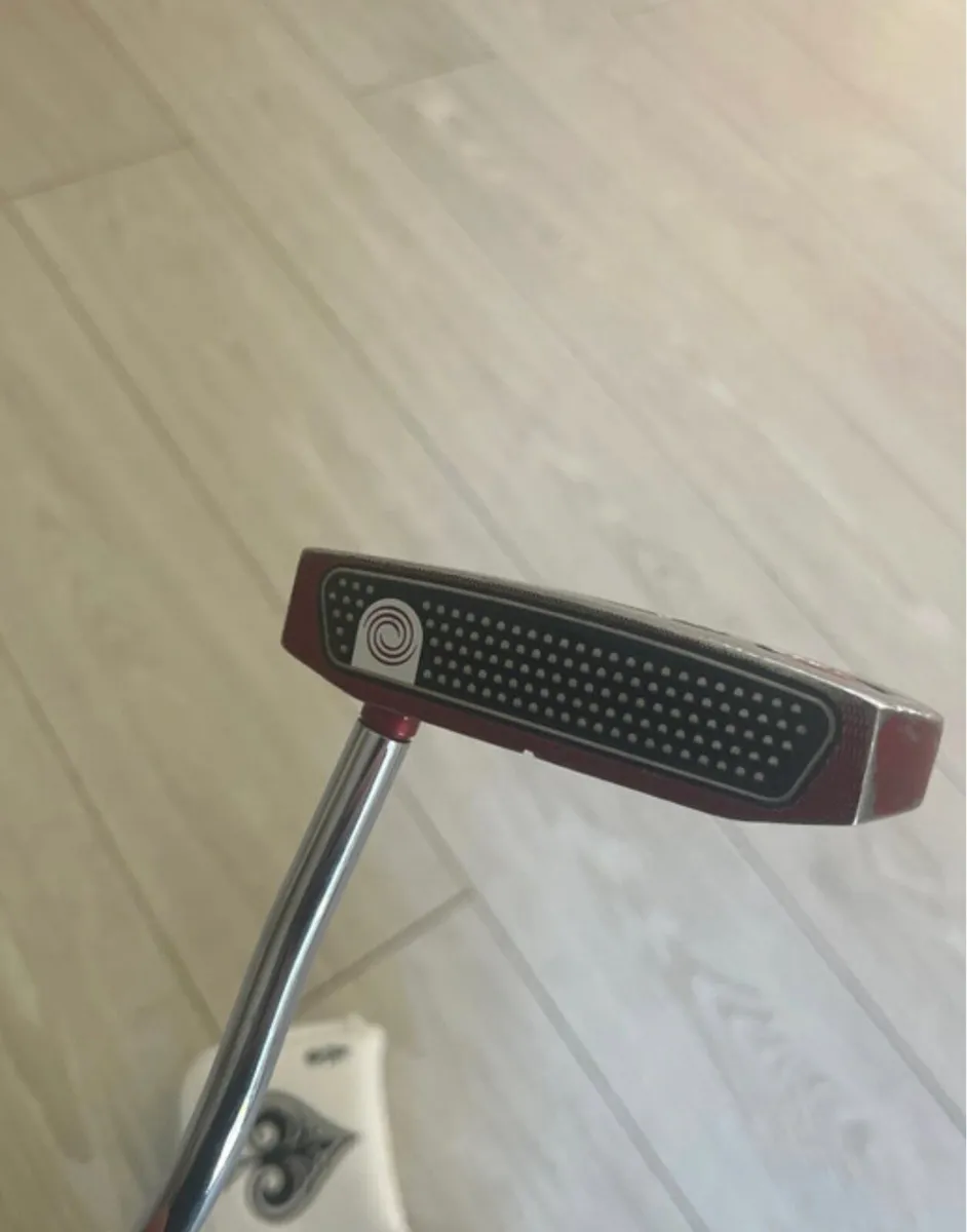 Odessey red tank 7 putter - Image 4
